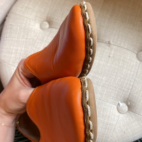 Sabah Orange Leather Loafer Slip On Flats Size 41 9.5 EUC - Picture 5 of 6